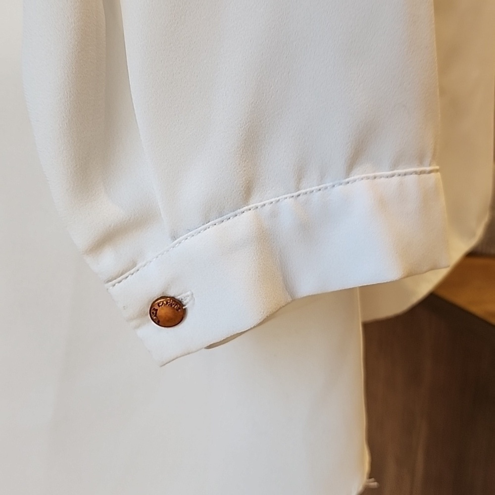 Vince Camuto - Flowy White Blouse - Picture 4 of 9
